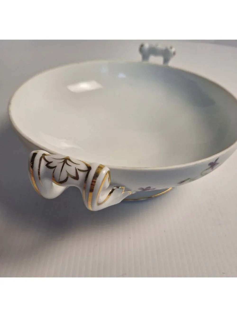 VTG WENTWORTH CHINA JAPAN PURPLE FLORAL GOLD TRIM LIDDED VEGETABLE BOWL VIOLA